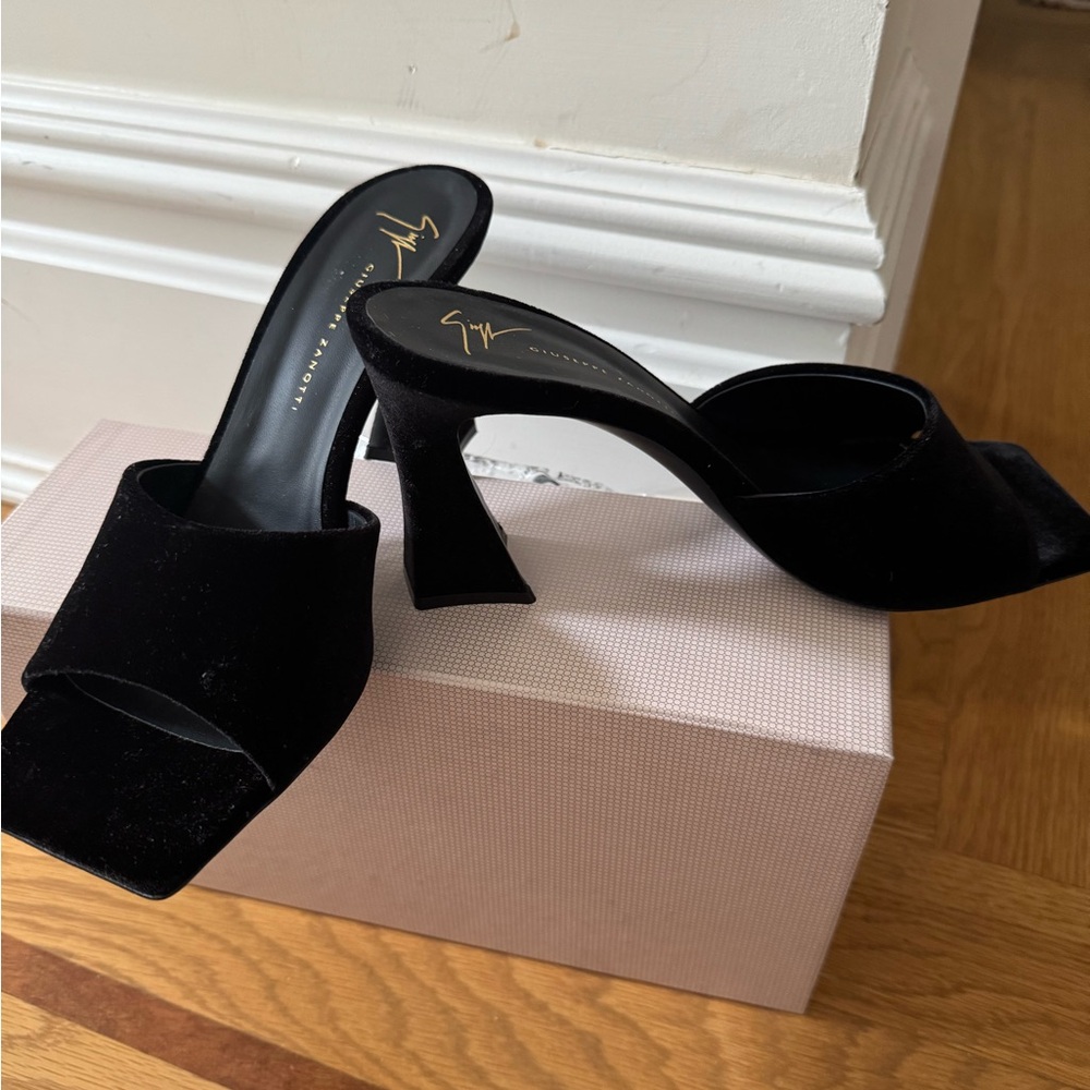 Sohlene Black Velvet Heels by Giuseppe Zanotti
